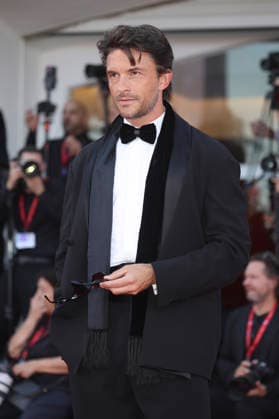 Jonathan Bailey at the opening ceremony featuring the premiere of the film *Ink* at the 2023 Venice Biennale—the 83rd Venice International Film Festival—at the Palazzo del Cinema in Venice, September 2, 2026 Foto:xD.xBedrosianx xFuturexImagex opening_6944