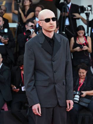 IPA88041183 - Venice, 83rd Venice International Film Festival 2026 - Night 1 - Opening Red Carpet - Pictured: Daniel Blumberg  Copyright: xManuelexMangiarottix xPoolxPhotoxEventsx08x 88041183