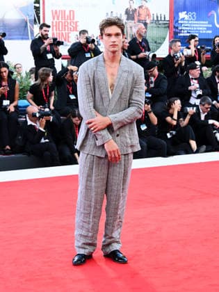 IPA88041101 - Venice, 83rd Venice International Film Festival 2026 - Night 1 - Opening Red Carpet Pictured: Damian Hardung  Copyright: xAlbertoxTerenghi PoolxPhotoxEvenx xPoolxPhotoxEventsx08x 88041101