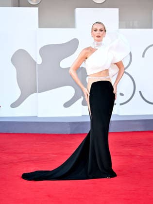 IPA88040502 - Venice, 83rd Venice International Film Festival 2026 - Night 1 - Opening Night Red Carpet. Pictured: Tatiana Korsakova  Copyright: xSimonexComix xPoolxPhotoxEventsx08x 88040502