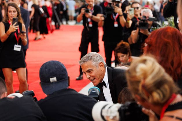 News - George Clooney Golden Lion For Lifetime Achievement - The 83rd Venice International Film Festival - red carpet VENICE, ITALY - SEPTEMBER 02: George Clooney attends the George Clooney Golden Lion For Lifetime Achievement red carpet during the 83rd Venice International Film Festival, at Sala Grande on September 02, 2026 in Venice, Italy. Photo: Cinzia Camela. Lido di Venezia Palazzo del Cinema Italy Copyright: xCinziaxCamelax xLiveMediax LPN_2634900