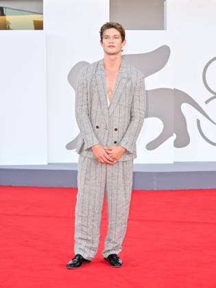 IPA88041499 - Venice, 83rd Venice International Film Festival 2026 - Night 1 - Opening Night Red Carpet. Pictured: Damian Hardung  Copyright: xSimonexComix xPoolxPhotoxEventsx08x 88041499