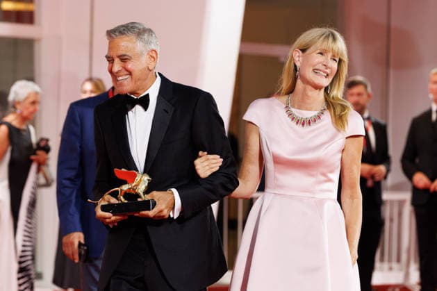 News - George Clooney Golden Lion For Lifetime Achievement - The 83rd Venice International Film Festival - red carpet VENICE, ITALY - SEPTEMBER 02: George Clooney (L) and Laura Dern attend the George Clooney Golden Lion For Lifetime Achievement red carpet during the 83rd Venice International Film Festival, at Sala Grande on September 02, 2026 in Venice, Italy. Photo: Cinzia Camela. Lido di Venezia Palazzo del Cinema Italy Copyright: xCinziaxCamelax xLiveMediax LPN_2635118