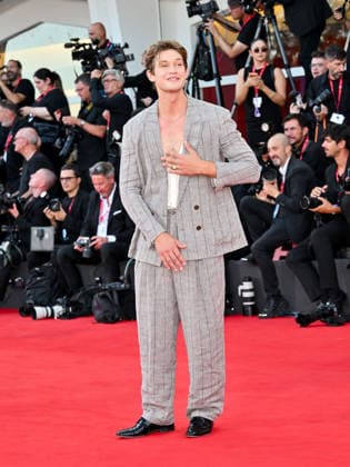 IPA88041496 - Venice, 83rd Venice International Film Festival 2026 - Night 1 - Opening Night Red Carpet. Pictured: Damian Hardung  Copyright: xSimonexComix xPoolxPhotoxEventsx08x 88041496