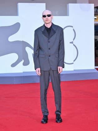 IPA88041466 - Venice, 83rd Venice International Film Festival 2026 - Night 1 - Opening Red Carpet. Pictured: Daniel Blumberg  Copyright: xSimonexComix xPoolxPhotoxEventsx08x 88041466