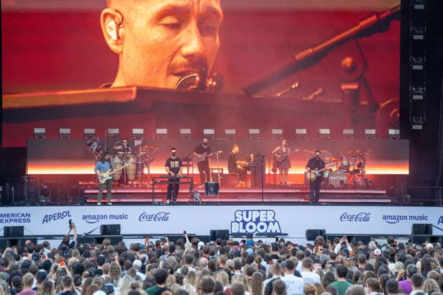 The British band Bastille will perform at the Superbloom Festival in Munich s Olympic Park. Singer Dan Smith will thrill the audience with an energetic live performance on September 2, 2026, at Munich s Olympic Park in Bavaria, Germany.