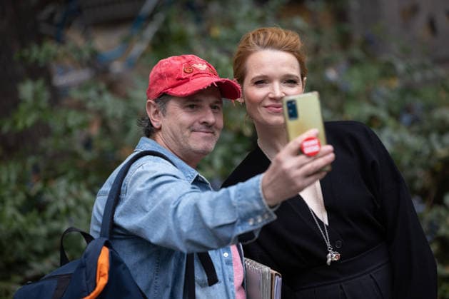 GENTLE MONSTER Premiere: Karoline Herfurth Takes a Selfie with a Fan GENTLE MONSTER Premiere at the Delphi Filmpalast Cinema in Berlin Copyright: xEventpressx