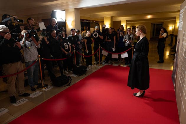 GENTLE MONSTER Premiere: Karoline Herfurth with Photographers at the GENTLE MONSTER Premiere at the Delphi Filmpalast Cinema in Berlin Copyright: xEventpressx