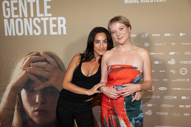 GENTLE MONSTER Premiere: Gizem Emre and Jella Haase at the GENTLE MONSTER premiere at the Delphi Filmpalast cinema in Berlin Copyright: xEventpressx