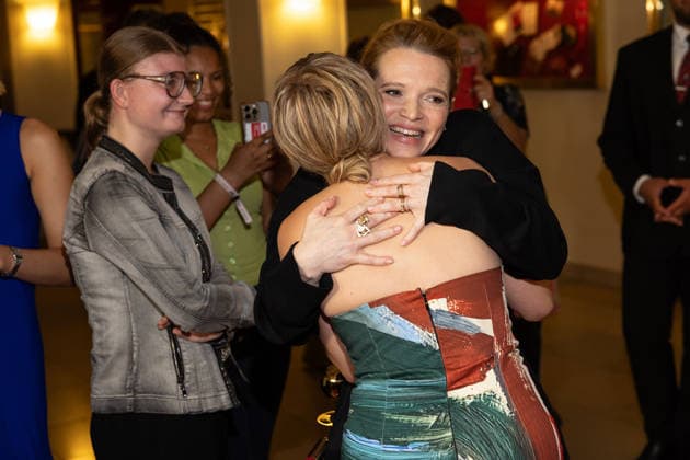 Premiere of GENTLE MONSTER: Jella Haase and Karoline Herfurth Greet Each Other with a Hug at the Premiere of GENTLE MONSTER at the Delphi Filmpalast Cinema in Berlin Copyright: xEventpressx