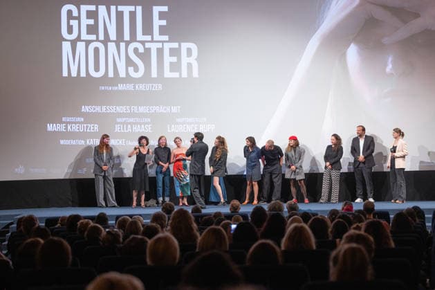 GENTLE MONSTER Premiere: On-Stage Presentation with Q&A Featuring Marie Kreutzer, Jella Haase, Laurence Rupp, and Host Katrin Rönicke. GENTLE MONSTER Premiere at the Delphi Filmpalast Cinema in Berlin Copyright: xEventpressx