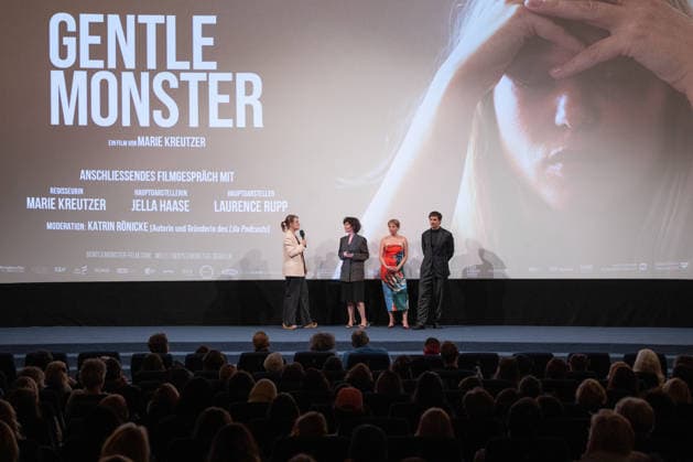 GENTLE MONSTER Premiere: On-Stage Presentation with Q&A Featuring Marie Kreutzer, Jella Haase, Laurence Rupp, and Host Katrin Rönicke. GENTLE MONSTER Premiere at the Delphi Filmpalast Cinema in Berlin Copyright: xEventpressx