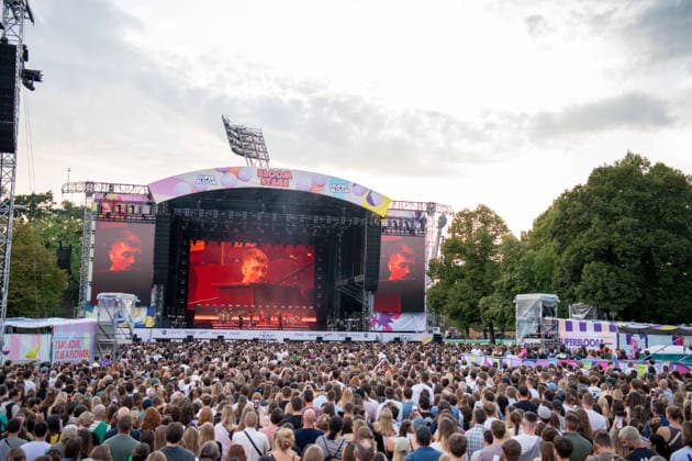 The British band Bastille will perform at the Superbloom Festival in Munich s Olympic Park. Singer Dan Smith will thrill the audience with an energetic live performance on September 2, 2026, at Munich s Olympic Park in Bavaria, Germany.