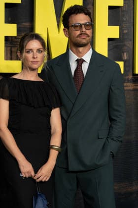 IPA88053550 - Theo James and a guest arrive at the premiere of The Gentlemen Season 2 in London  Copyright: xx xCristinaxMasseix 88053550