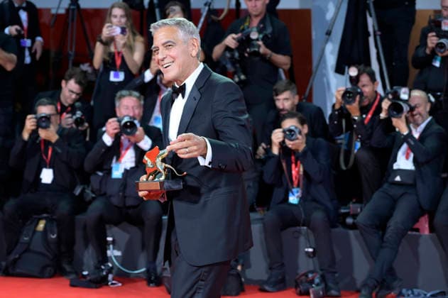George Clooney Receives the Golden Lions for Lifetime Achievement at the 2023 Venice Biennale, the 83rd Venice International Film Festival, at the Palazzo del Cinema in Venice, September 2, 2026 Foto:xA.xM.xTinghinox xFuturexImagex clooney_award_6942