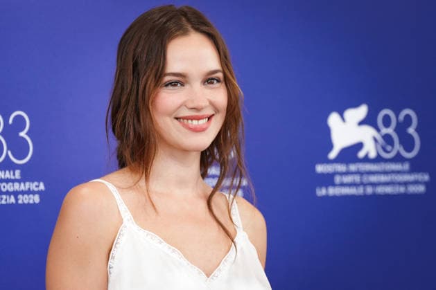 Emilia Schule attending the La Ragazza Con La Leica ( The Girl With The Leica ) photocall during the 83rd Venice International Film Festival on September 2, 2026, in Venice, Italy; Lucia Sabatelli, Venice, Italy  Copyright: xLuciaxSabatellix xBestimagexLuciaxSabatellix xBestimagex