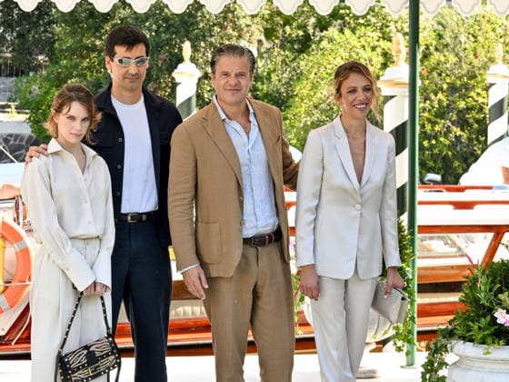 IPA88060515 - Venice, 83rd Venice International Film Festival 2026 - Day 3 - Arrivals at the Excelsior Hotel™s pier - Pictured: Carlotta Gamba, Marco Santi, Edoardo Pesce, and Barbara Chichiarelli  Copyright: xSimonexComix xPoolxPhotoxEventsx08x 88060515
