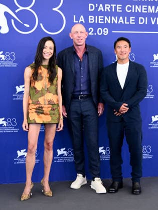 IPA88062875 - Venice, 83rd Venice International Film Festival 2026 - Day 2 - Photocall for Everest: The Other Side - Pictured: Elizabeth Chai Vasarhelyi, Jim Morrison, Jimmy Chin  Copyright: xAlbertoxTerenghix xPoolxPhotoxEventsx08x 88062875