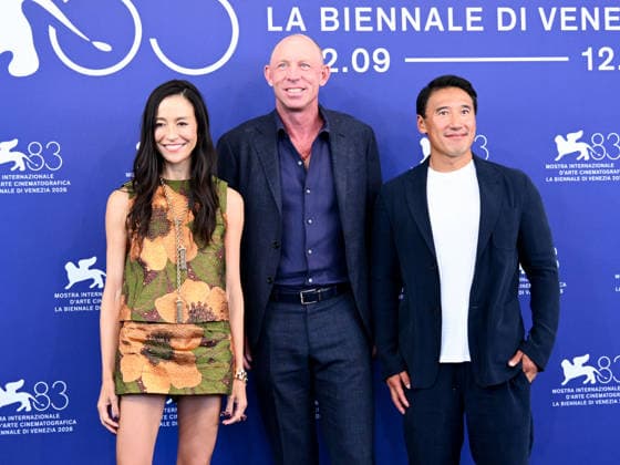 IPA88062877 - Venice, 83rd Venice International Film Festival 2026 - Day 2 - Photocall for Everest: The Other Side - Pictured: Elizabeth Chai Vasarhelyi, Jim Morrison, Jimmy Chin  Copyright: xAlbertoxTerenghix xPoolxPhotoxEventsx08x 88062877