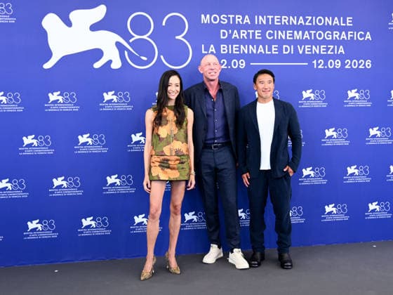 IPA88062878 - Venice, 83rd Venice International Film Festival 2026 - Day 2 - Photocall for Everest: The Other Side - Pictured: Elizabeth Chai Vasarhelyi, Jim Morrison, Jimmy Chin  Copyright: xAlbertoxTerenghix xPoolxPhotoxEventsx08x 88062878