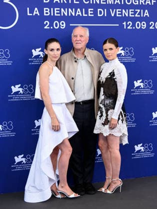 IPA88064092 - Venice, 83rd Venice International Film Festival 2026 - Day 2 - Photocall for *The Great Bucking Fastard*: Pictured: Rooney Mara, Werner Herzog, Kate Mara  Copyright: xAlbertoxTerenghix xPoolxPhotoxEventsx08x 88064092