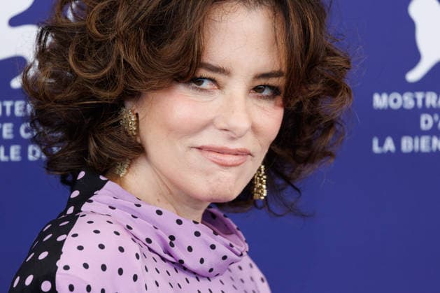 News - Wild Horse Nine Photocall - The 83rd Venice International Film Festival VENICE, ITALY - SEPTEMBER 03: Parker Posey attends the Wild Horse Nine Photocall during the 83rd Venice International Film Festival at Palazzo del Casino on September 03, 2026 in Venice, Italy. Photo: Cinzia Camela. Lido di Venezia Palazzo del Casino Italy Copyright: xCinziaxCamelax xLiveMediax LPN_2636496