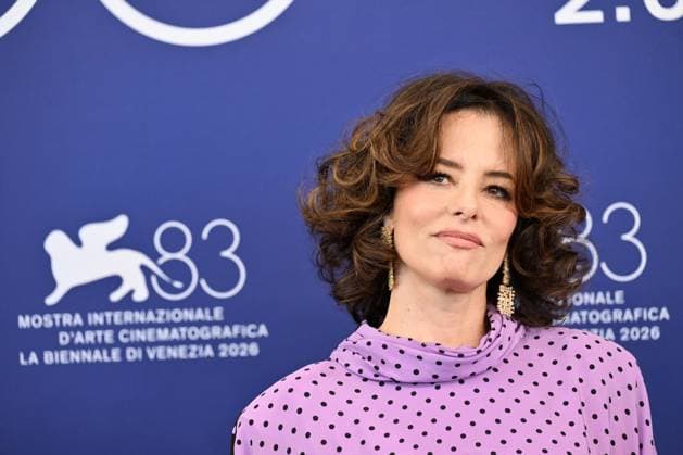 September 3, 2026, Venice, Rome, Italy: Parker Posey during the photocall for the film Wild Horse Nine, 83rd Venice International Film Festival, Venice, September 3, 2026. Venice Italy  - ZUMAa289 20260903_zia_a289_044 Copyright: xMariaxLauraxAntonellix xAgfx