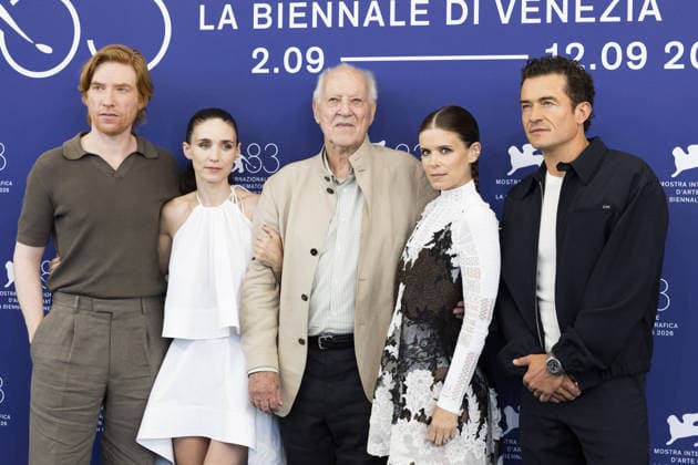 Bucking Fastard Photocall - The 83rd Venice International Film Festival VENICE, ITALY - SEPTEMBER 03: (L-R) Domhnall Gleeson, Rooney Mara, Director Werner Herzog, Kate Mara and Orlando Bloom attend the Bucking Fastard Photocall during the 83rd Venice International Film Festival at Palazzo del Casino on September 03, 2026 in Venice, Italy. Prima Barol Anadolu Venice Italy. Editorial use only. Please get in touch for any other usage.  Copyright: x2026xAnadoluxPrimaxBarolx