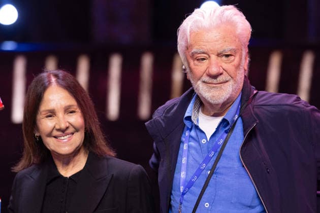 From left: Director Dame Arlene PHILLIPS and costume designer John NAPIER. The musical *Starlight Express* in Bochum features the Swiss Glacier Express *TICK TACK* as a new train in the show. *Starlight Express* Theater in Bochum, June 12, 2018