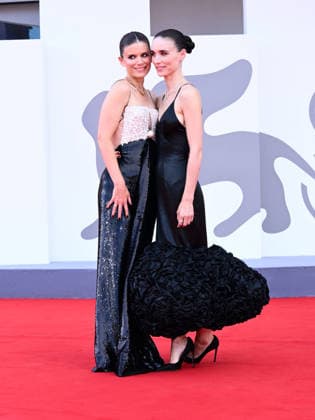 IPA88070442 - Venice, 83rd Venice International Film Festival 2026 - Night 2 - Red Carpet for the film *Bucking Fastard*. Pictured: Kate Mara, Rooney Mara  Copyright: xAlbertoxTerenghi PoolxPhotoxEvenx xPoolxPhotoxEventsx08x 88070442
