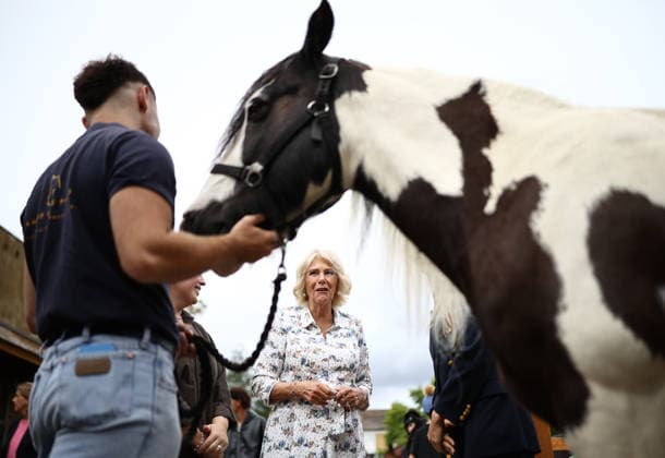 Queen Camilla visits Ebony Horse Club Britain s Queen Camilla meets with members of staff and volunteers during her visit to the Ebony Horse Club in south London on September 3, 2026, to mark the youth charity and community riding centre s 30th anniversary., Credit:HENRY NICHOLLS PA ROTA - B68 Avalon United Kingdom, London  Copyright: xHENRYxNICHOLLSx xPAxROTAx-xB68x xAvalonx 1130433004
