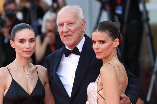 Europe, Italy, Lido di Venezia, September 3, 2026 - Red carpet of Bucking Fastard during the 83rd Venice International Film Festival Europe, Italy, Lido di Venezia, September 3, 2026: The director Werner Herzog, (L) Rooney Mara, (R) Kate Mara attend the red carpet of Bucking Fastard during the 83rd Venice International Film Festival at Sala Grande on September 02, 2026 in Venice, Italy., Credit:Ottavia Da Re Agenzia Sintesi Avalon Italy, Venice Copyright: xOttaviaxDaxRex xAgenziaxSintesix xAvalonx 1130437311