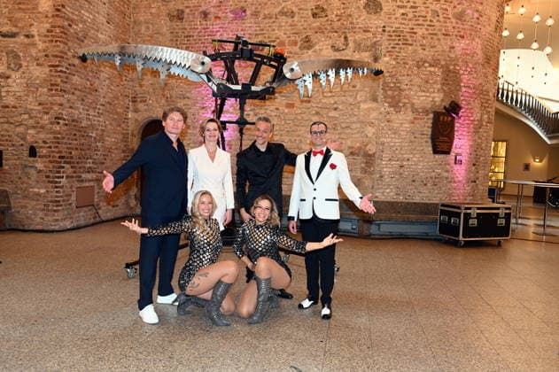 Ilja and Katja Smitt pose alongside clown Cesar Dias and illusionist Peter Valance at the program presentation for the 11th Cologne Christmas Circus
