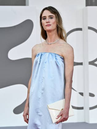 IPA88077474 - Venice, 83rd Venice International Film Festival 2026 - Night 2 - Red Carpet for the film *WILD HORSE NINE*. Pictured: Mackenzie Davis  Copyright: xSimonexComix xPoolxPhotoxEventsx08x 88077474