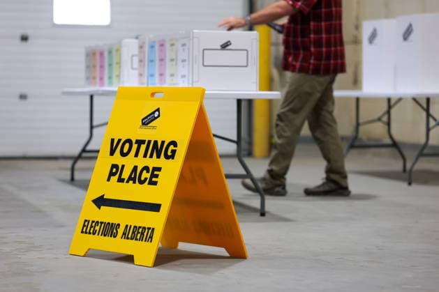 September 3, 2026, Edmonton, On, Canada: A voting sign to be used for the 2026 Alberta Referendum in Edmonton, Alta., on Thursday, Sept. 3, 2026. Edmonton Canada  - ZUMAc35_ 20260903_zaf_c35_125 Copyright: xJamesxMaclennanx