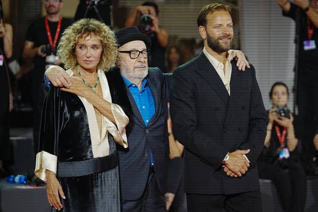 03 September Festival de Venise VENICE, ITALY - SEPTEMBER 03: (L-R) Alessandro Borghi, director Gianni Amelio, and Valeria Golino attend the Nessun Dolore Screening during the 83rd Venice International Film Festival at Sala Grande on September 03, 2026 in Venice, Italy. Photo: Laurent Lairys. venise  Copyright: xLaurentxLairysx