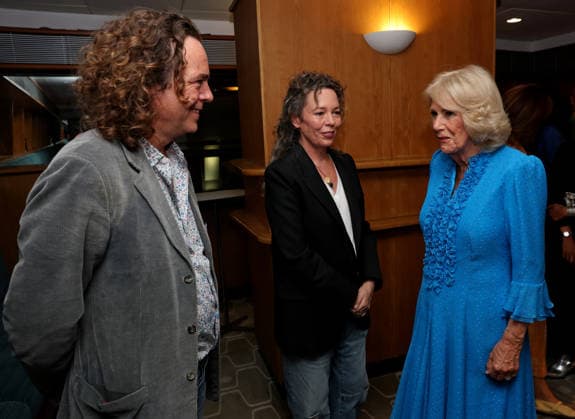 Queen Camilla Takes Part In Letters Live 2026 LONDON, ENGLAND - SEPTEMBER 03: Olivia Colman (C) and Queen Camilla attend Letters Live 2026 at The Royal Festival Hall on September 03, 2026 in London, England., Credit:Chris Jackson PA ROTA - B68 Avalon United Kingdom, England, London, The Royal Festival Hall  Copyright: xChrisxJacksonx xPAxROTAx-xB68x xAvalonx 1130491686