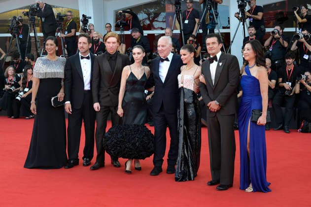 Agnes Chu, Ariel Leon Isacovitch, Domhnall Gleeson, Rooney Mara, Werner Herzog, Kate Mara, Orlando Bloom, and Clara Wu Tsai at the premiere of the film *Bucking Fastard* at the 2023 Venice Biennale—the 83rd Venice International Film Festival—at the Palazzo del Cinema in Venice, September 3, 2026 Foto:xA.xM.xTinghinox xFuturexImagex fastard_6743