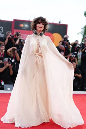 Parker Posey attending the screening of *Wild Horse Nine* during the 83rd Venice International Film Festival at the Sala Grande on September 3, 2026, in Venice, Italy. Lucia Sabatelli, Venice, Italy  Copyright: xLuciaxSabatellix xBestimagexLuciaxSabatellix xBestimagex
