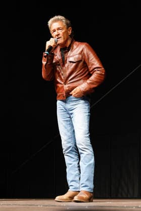 Peter Maffay at the event Halle, Stand Up! For Democracy, For Solidarity, For Saxony-Anhalt on the market square in Halle (Saale), September 3, 2028 Foto:xR.xStoffelsx xFuturexImagex halle_6928