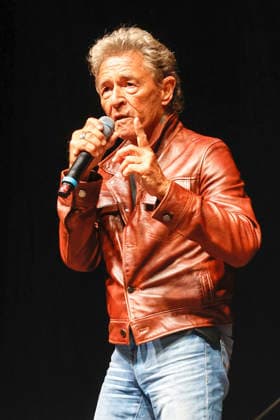 Peter Maffay at the event Halle, Stand Up! For Democracy, For Solidarity, For Saxony-Anhalt on the market square in Halle (Saale), September 3, 2028 Foto:xR.xStoffelsx xFuturexImagex halle_6932