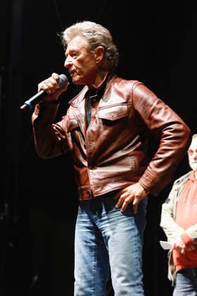 Peter Maffay at the event Halle, Stand Up! For Democracy, For Solidarity, For Saxony-Anhalt on the market square in Halle (Saale), September 3, 2028 Foto:xR.xStoffelsx xFuturexImagex halle_6934