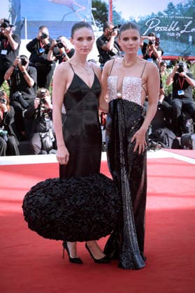 Rooney Mara and Kate Mara attend the Bucking Fastard Screening during the 83rd Venice International Film Festival at Sala Grande on September on September 3, 2026 in Venice, Italy.  VFF20260903840 RoccoxSpaziani