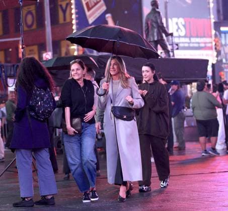 Jennifer Aniston is seen filming ˜The Morning Show™ in Times Square Featuring: Jennifer Aniston Where: New York City, New York, United States When: 03 Sep 2026 Credit: Jose Perez INSTARimages EDITORIAL USE ONLY. NOT FOR USE BY NEWSPAPERS BASED IN THE UK. Copyright: xx instar55974526