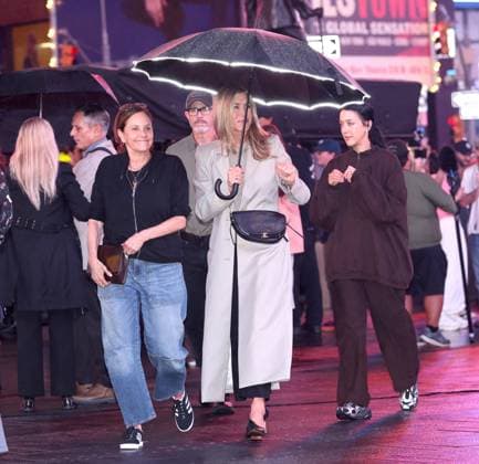 Jennifer Aniston is seen filming ˜The Morning Show™ in Times Square Featuring: Jennifer Aniston Where: New York City, New York, United States When: 03 Sep 2026 Credit: Jose Perez INSTARimages EDITORIAL USE ONLY. NOT FOR USE BY NEWSPAPERS BASED IN THE UK. Copyright: xx instar55974527