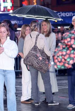Jennifer Aniston is seen filming ˜The Morning Show™ in Times Square Featuring: Jennifer Aniston Where: New York City, New York, United States When: 03 Sep 2026 Credit: Jose Perez INSTARimages EDITORIAL USE ONLY. NOT FOR USE BY NEWSPAPERS BASED IN THE UK. Copyright: xx instar55974530