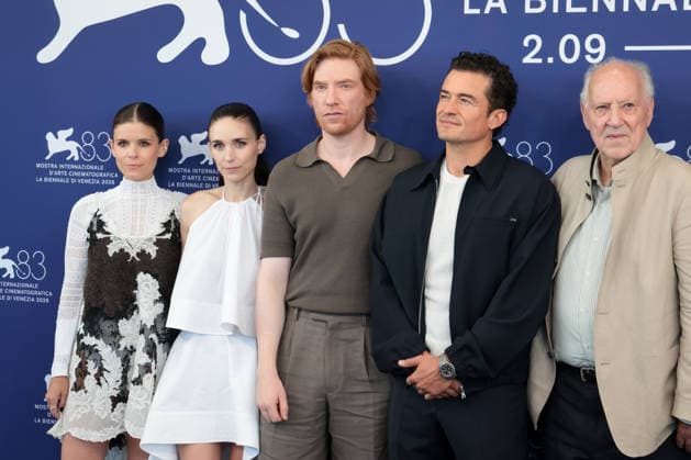 Bucking Fastard Photocall - The 83rd Venice International Film Festival (L-R) Domhnall Gleeson, Orlando Bloom, Rooney Mara, Kate Mara and Director Werner Herzog attend the Bucking Fastard Photocall during the 83rd Venice International Film Festival at Palazzo del Casino on September 03, 2026 in Venice, Italy. attend the Bucking Fastard Photocall during the 83rd Venice International Film Festival at Palazzo del Casino on September 03, 2026 in Venice, Italy during International Film Festival, Venezia Italia  Copyright: xKazukoxWakayamax