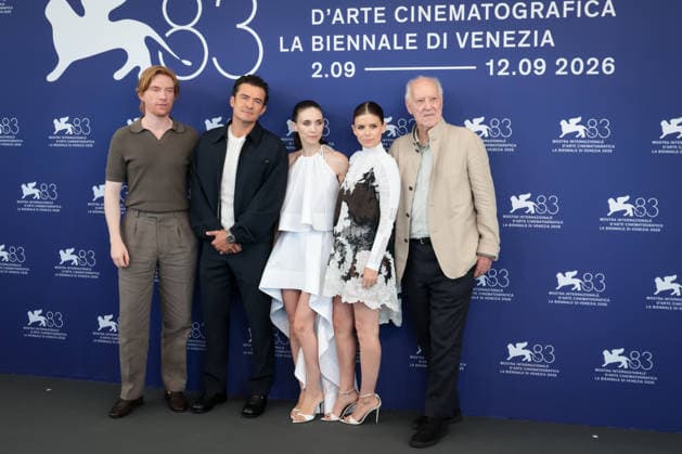Bucking Fastard Photocall - The 83rd Venice International Film Festival (L-R) Domhnall Gleeson, Orlando Bloom, Rooney Mara, Kate Mara and Director Werner Herzog attend the Bucking Fastard Photocall during the 83rd Venice International Film Festival at Palazzo del Casino on September 03, 2026 in Venice, Italy. attend the Bucking Fastard Photocall during the 83rd Venice International Film Festival at Palazzo del Casino on September 03, 2026 in Venice, Italy during International Film Festival, Venezia Italia  Copyright: xKazukoxWakayamax