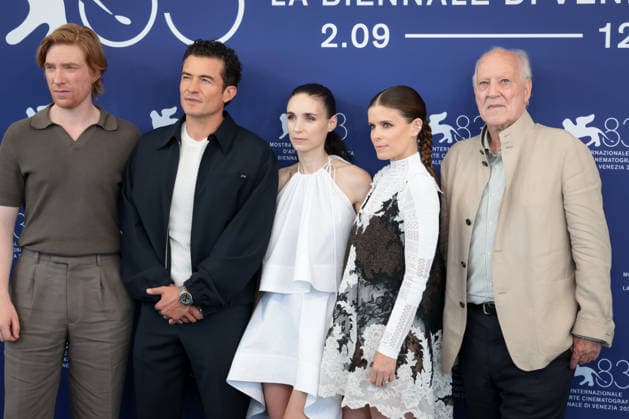 Bucking Fastard Photocall - The 83rd Venice International Film Festival (L-R) Domhnall Gleeson, Orlando Bloom, Rooney Mara, Kate Mara and Director Werner Herzog attend the Bucking Fastard Photocall during the 83rd Venice International Film Festival at Palazzo del Casino on September 03, 2026 in Venice, Italy. attend the Bucking Fastard Photocall during the 83rd Venice International Film Festival at Palazzo del Casino on September 03, 2026 in Venice, Italy during International Film Festival, Venezia Italia  Copyright: xKazukoxWakayamax
