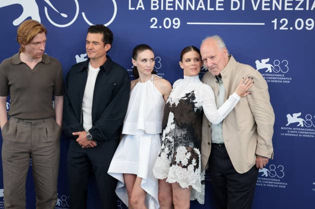 Bucking Fastard Photocall - The 83rd Venice International Film Festival (L-R) Domhnall Gleeson, Orlando Bloom, Rooney Mara, Kate Mara and Director Werner Herzog attend the Bucking Fastard Photocall during the 83rd Venice International Film Festival at Palazzo del Casino on September 03, 2026 in Venice, Italy. attend the Bucking Fastard Photocall during the 83rd Venice International Film Festival at Palazzo del Casino on September 03, 2026 in Venice, Italy during International Film Festival, Venezia Italia  Copyright: xKazukoxWakayamax